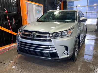 Toyota Highlander XLE AWD *7 PLACES* TOIT NAV CUIR SIÈGES CHAUFF 2019