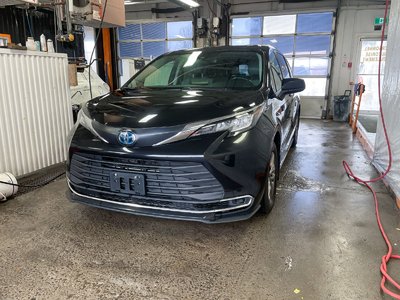 Toyota Sienna XLE HYBRID *8 PLACES* TOIT SIÈGES CHAUF REG ADAPT 2023