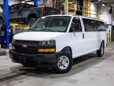 Chevrolet Express Passenger LS 2025