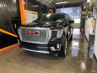 GMC Yukon DENALI AWD V8 *TOIT* NAV CUIR SIÈGES VENT BOSE HUD 2023