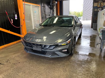2025 Hyundai Elantra PREFERRED AUTO *TOIT* NAV SIÈGES CHAUFF CARPLAY