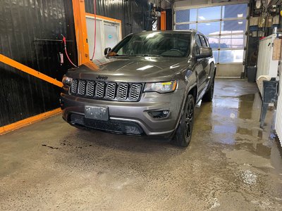 Jeep Grand Cherokee ALTITUDE 4X4 V6 *TOIT* NAV SIÈGES CHAUFF GR REMORQ 2021
