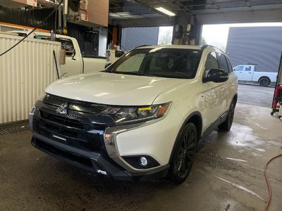 Mitsubishi Outlander ES AWD *TOIT* 7 PLACES SIÈGES CHAUFF CARPLAY USB 2020