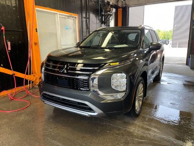 2025 Mitsubishi Outlander SE AWD *TOIT* SIÈGES CHAUFF HAYON ELECT 7 PLACES