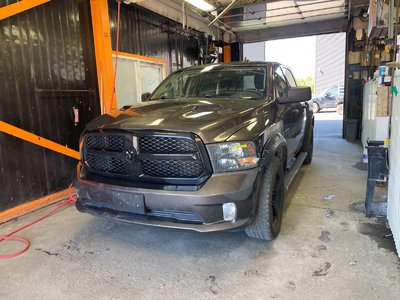 2019 Ram 1500 Classic NIGHT EDITION CREW 4X4 V8 *CARPLAY* BLUETOOTH USB