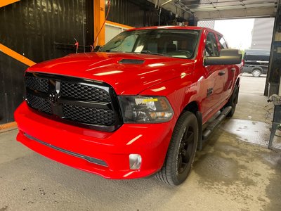 2022 Ram 1500 Classic NIGHT EDITION CREW 4X4 *SIEGES CHAUF* GR. REMORQ