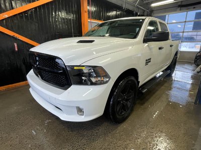 Ram 1500 Classic EXPRESS CREW 4X4 *SIÈGES / VOLANT CHAUFF* CARPLAY 2023