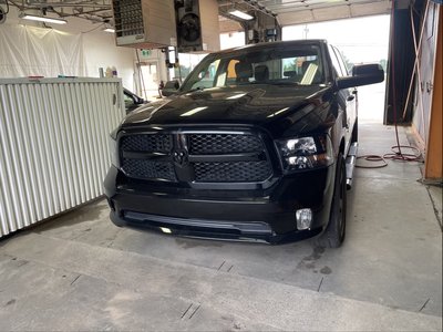 2023 Ram 1500 Classic NIGHT CREW 4X4 V8 *SIÈGES CHAUFF* CARPLAY 3.92