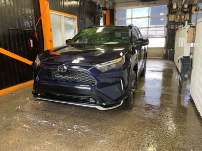 Toyota RAV4 Plug-In Hybrid XSE AWD *TOIT* SIÈGES CHAUFF REG ADAPT HAYON ELECT 2025