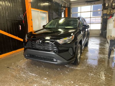 Toyota RAV4 XLE AWD *TOIT* SIÈGES CHAUFF REG ADAPT HAYON ELECT 2025