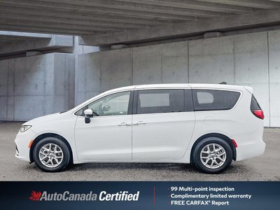 2023 Chrysler Pacifica in Montreal, Quebec