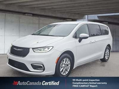 2023 Chrysler Pacifica in Montreal, Quebec