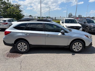 Subaru Outback  2018 à Dorval, Québec