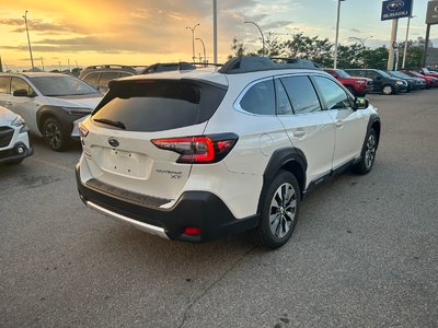 Subaru Outback  2024 à Dorval, Québec