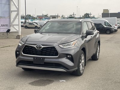 Toyota Highlander  2021 à Toronto, Ontario