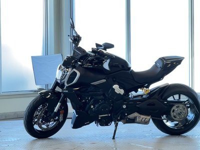 2024 Ducati Motorcycle Diavel in Regina, Saskatchewan