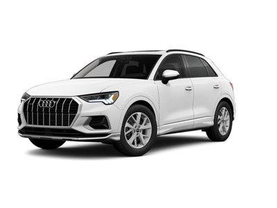 2025 Audi Q3 Komfort ! Leather, AWD! Fresh Trade!