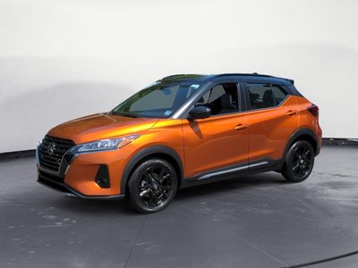 Nissan Kicks SR LOW KMS! 2021