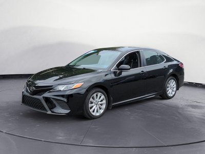 Toyota Camry SE LOW KMS! 2020