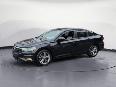 2019 Volkswagen Jetta R-Line 6 Speed Manual! Leather, Sunroof!