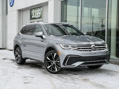 Volkswagen Tiguan Highline R-Line+CUIR+TOIT+APPLE CONNECT 2023 AUCUN ACCIDENT, UN PROPRIO