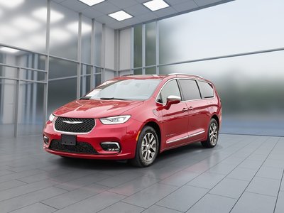 2024 Chrysler Pacifica Hybrid in Woodbridge, Ontario