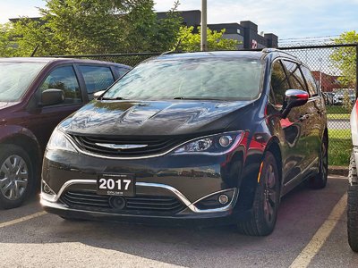2017 Chrysler Pacifica in Woodbridge, Ontario