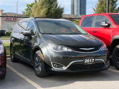 2017 Chrysler Pacifica in Woodbridge, Ontario