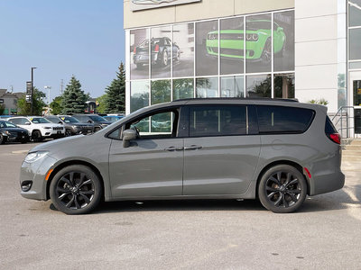 Chrysler Pacifica  2020 à Woodbridge, Ontario