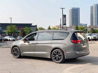 Chrysler Pacifica  2020 à Woodbridge, Ontario