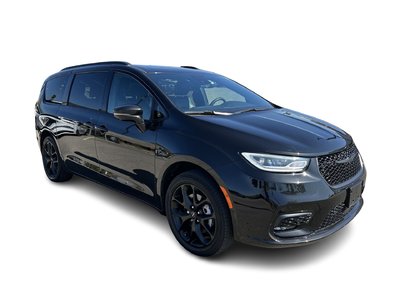 2022 Chrysler Pacifica in Woodbridge, Ontario