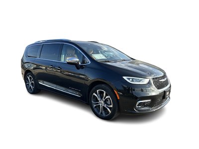2023 Chrysler Pacifica in Woodbridge, Ontario