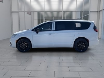 2024 Chrysler Pacifica in Woodbridge, Ontario