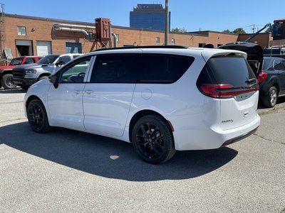 2024 Chrysler Pacifica in Woodbridge, Ontario