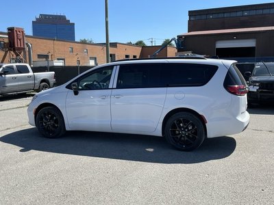 2024 Chrysler Pacifica in Woodbridge, Ontario