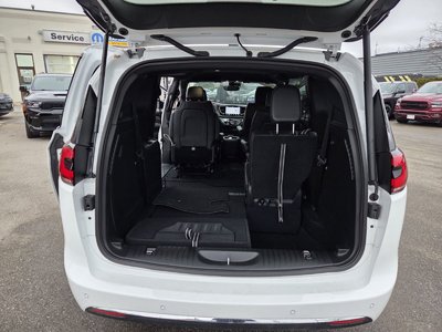 2025 Chrysler Pacifica in Woodbridge, Ontario