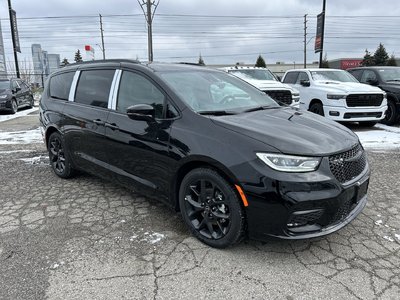 2026 Chrysler Pacifica in Woodbridge, Ontario