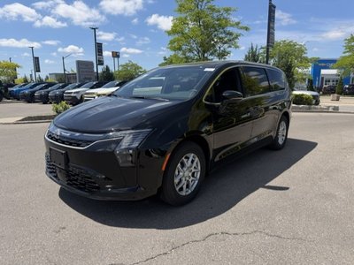 2027 Chrysler Pacifica in Woodbridge, Ontario