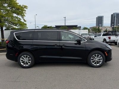 Chrysler Pacifica  2027 à Woodbridge, Ontario