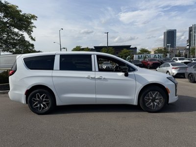 Chrysler Pacifica  2027 à Woodbridge, Ontario