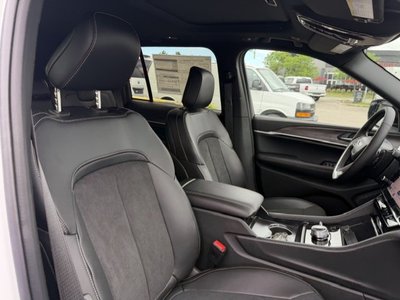 2026 JEEP Grand Cherokee ALTITUDE — photo 7