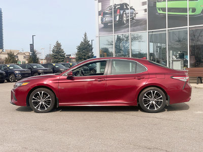 2018 Toyota Camry in Woodbridge, Ontario