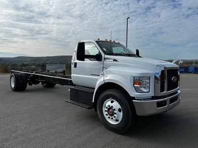 Ford Super Duty F-750 Straight Frame BASE 2024