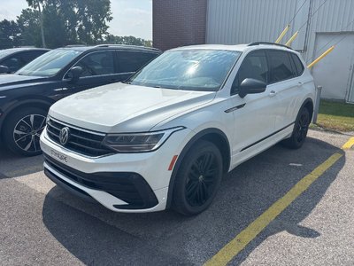 Volkswagen Tiguan Comfortline R-Line Black Edition TOIT PANO SIMILIC 2022 JAMAIS ACCIDENTÉ