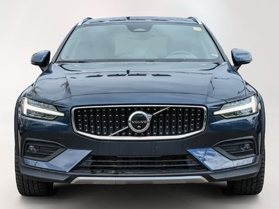 2023 Volvo V60 Cross Country in Pointe-Claire, Quebec
