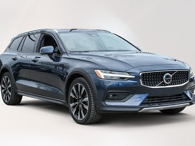 2023 Volvo V60 Cross Country in Pointe-Claire, Quebec