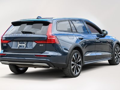 2023 Volvo V60 Cross Country in Pointe-Claire, Quebec