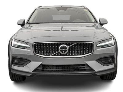 2024 Volvo V60 Cross Country in Pointe-Claire, Quebec