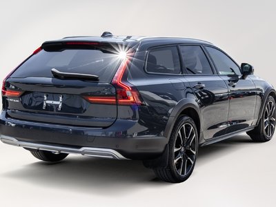 2022 Volvo V90 Cross Country in Pointe-Claire, Quebec