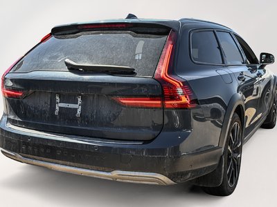 2022 Volvo V90 Cross Country in Pointe-Claire, Quebec